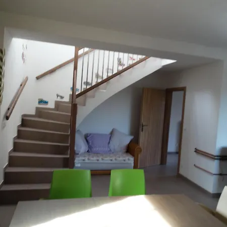 U Kostela, Sedlo 12os * Cimer