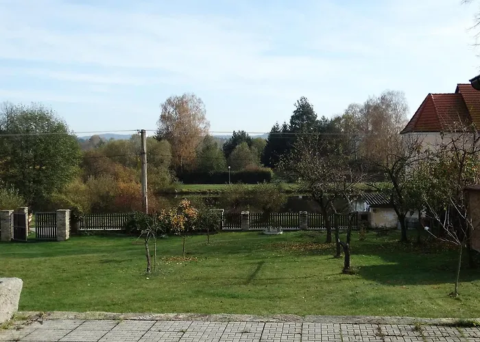 U Kostela, Sedlo 12os * Cimer